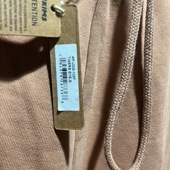 Skims Outdoor Fleece Pullover - Picture 3 of 10